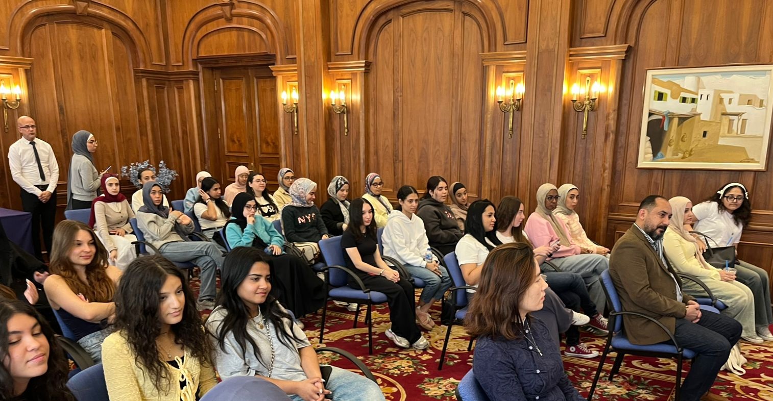 В Британском университете Египта прошла презентация книги Маргариты Аль «Априориум»