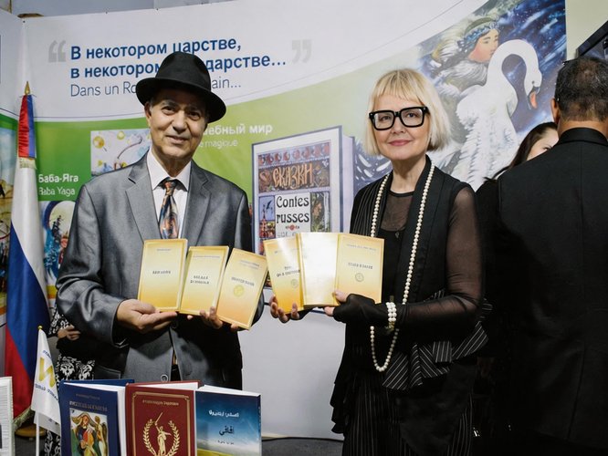 Дни Ассамблеи народов мира в Тунисе. Данило Хосе Лакайо Уртехо (Никарагуа) Презентация книг лауреатов премии WOW на Международной книжной ярмарке